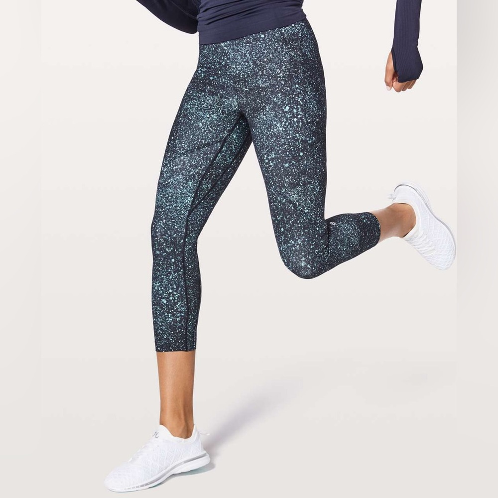 Lululemon Lead The Pack Crop 23"
Mineralize Multi